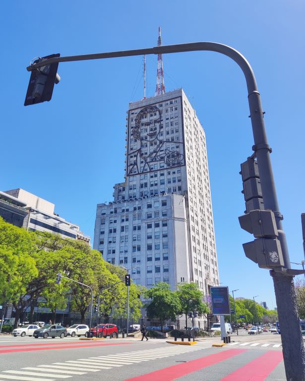 Murales a Eva Perón en el Ministerio de Salud en Buenos Aires