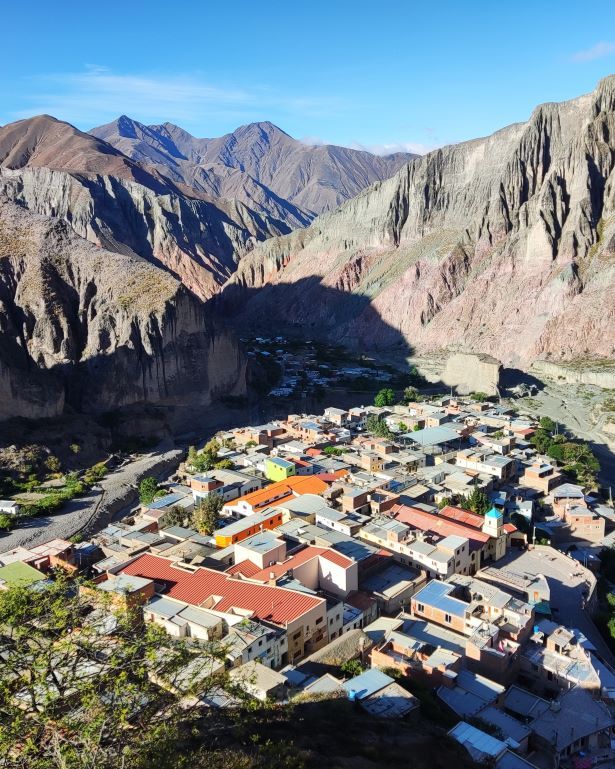 Iruya, un pueblo en Salta, visto desde el mirador de la cruz