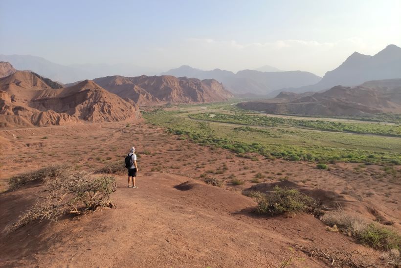 Quebrada de las conchas cerca de Cafayate visto desde el mirador de las tres cruces