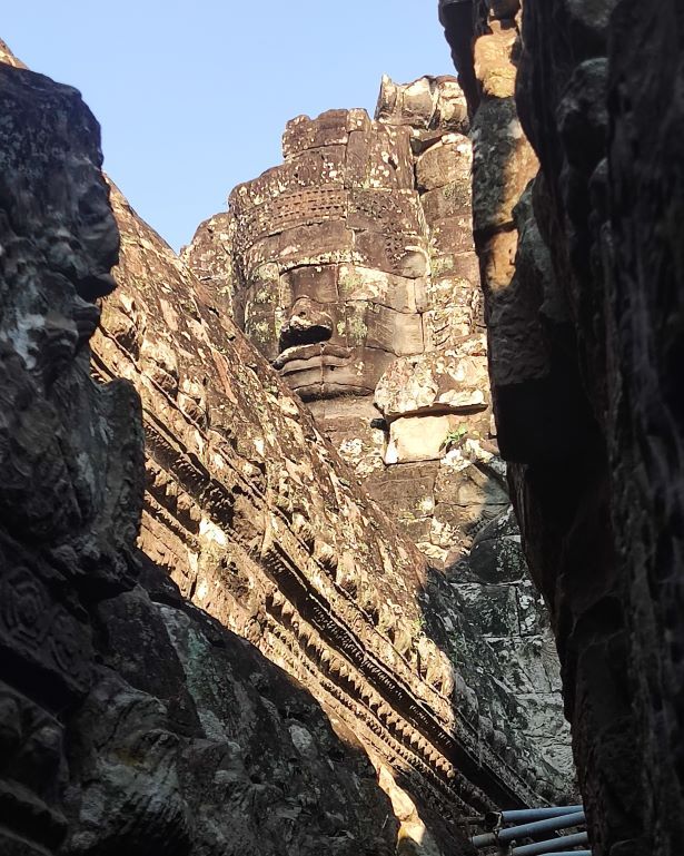 Una de las caras en el templo de Bayon, en Angkor, Camboya