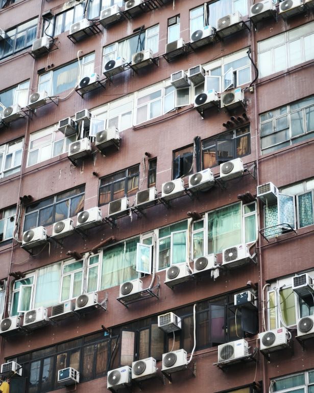 Fachada de uno de los edificios colmena de Hong Kong