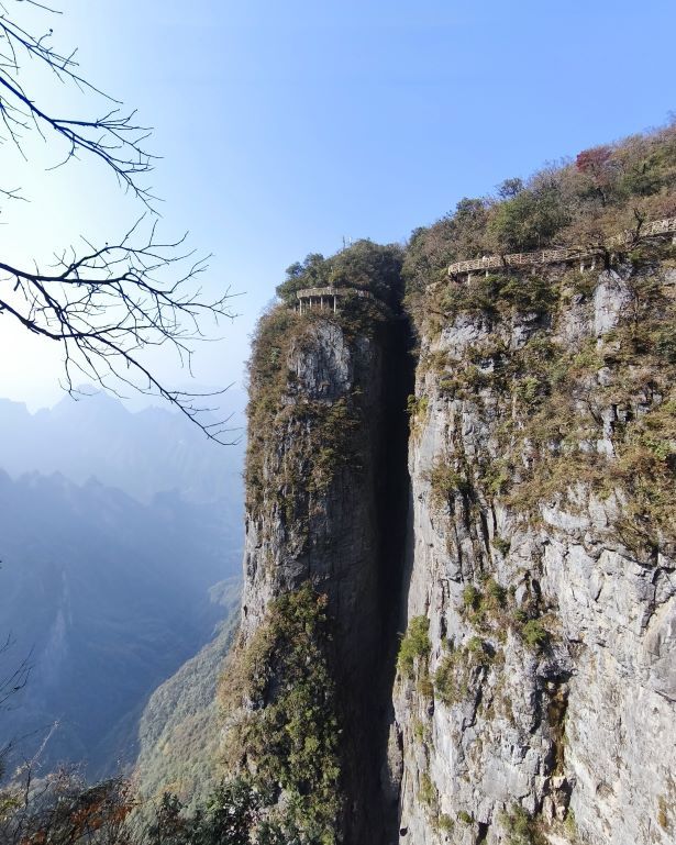 Acantilados en la montaña de tianmen