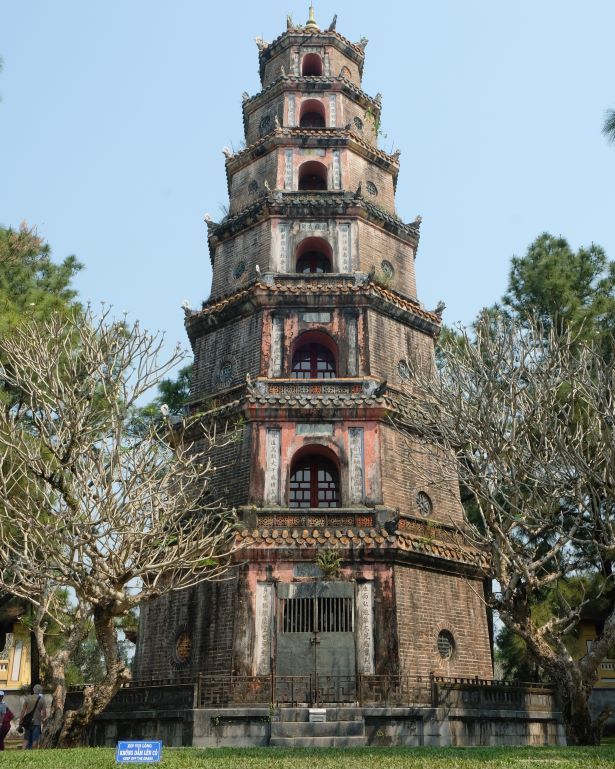 La pagoda de Thien Mau es un lugar que ver en Hue, Vietnam