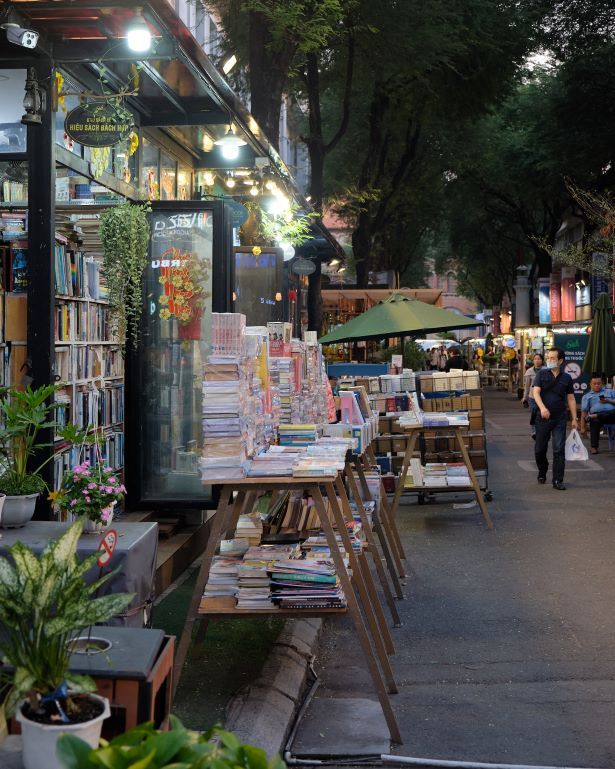 calle de los libros de ho chi minh city vietnam