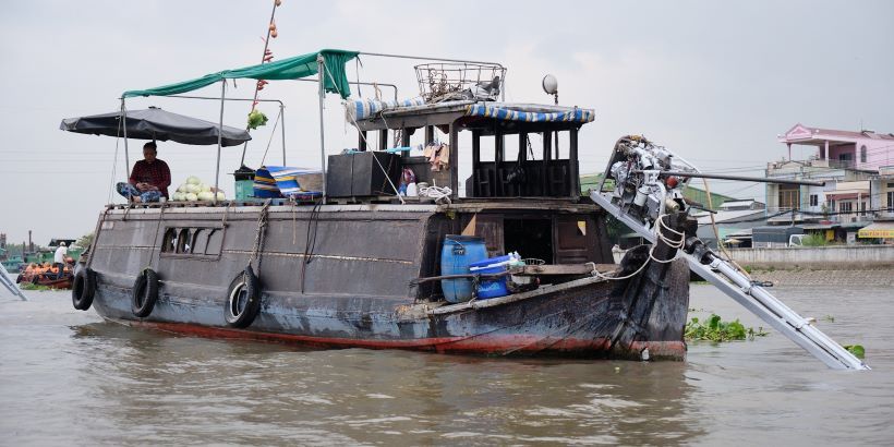 Barco en el mercado flotante de Can tho, Vietnam