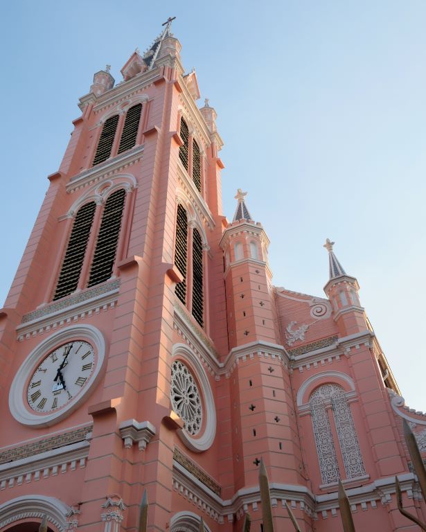 iglesia rosa ho chi minh