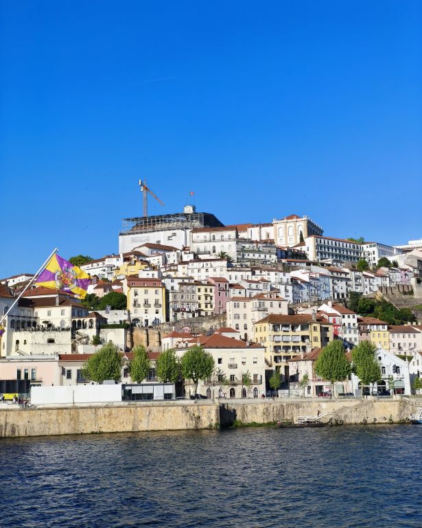 Coimbra visto desde el puente, Portugal