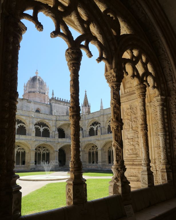 Claustro del Monasterio de los Jerónimos en Lisboa