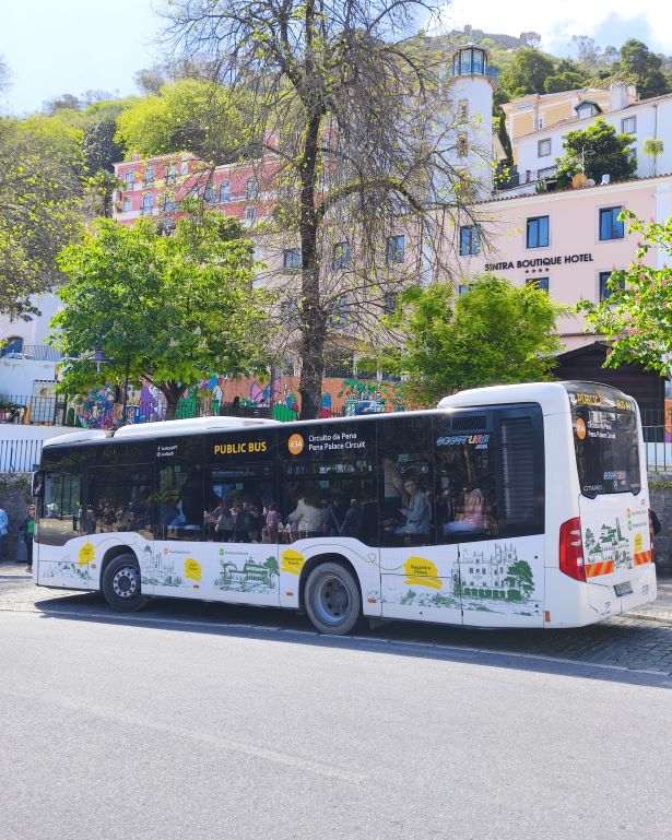 Autobus 434 de sintra que sube al palacio da pena desde el centro