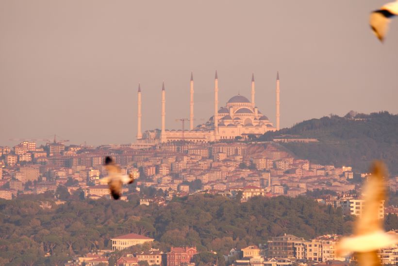Vistas de la mezquita mas grande de estambul