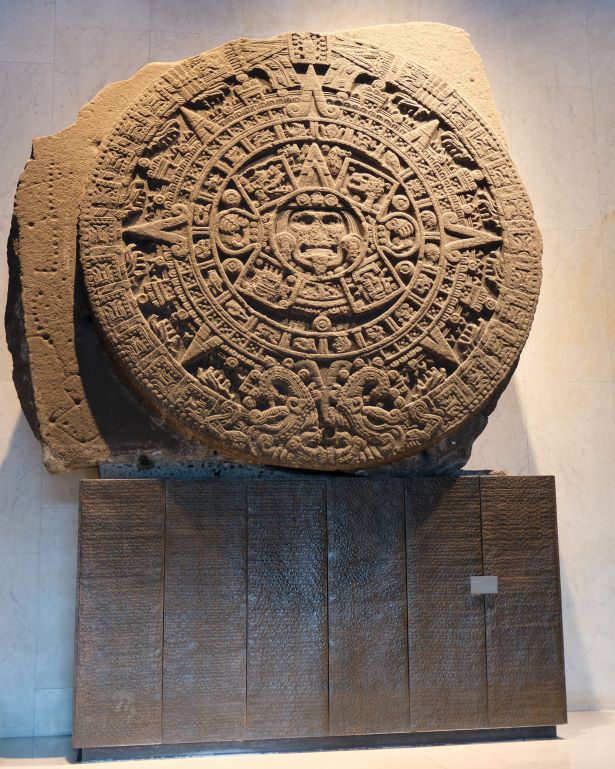 Piedra solar también llamado calendario azteca en el museo de antropología de la ciudad de méxico