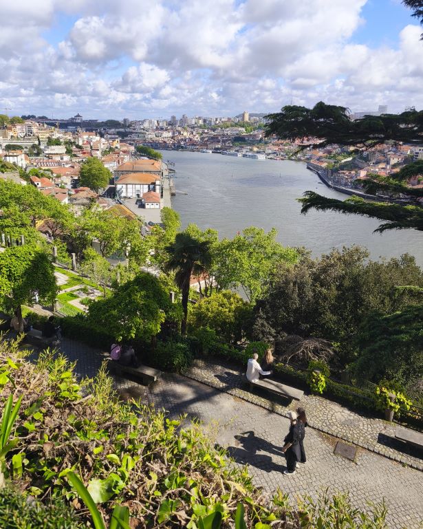 Vistas de Oporto desde el jardin del palacio de cristal