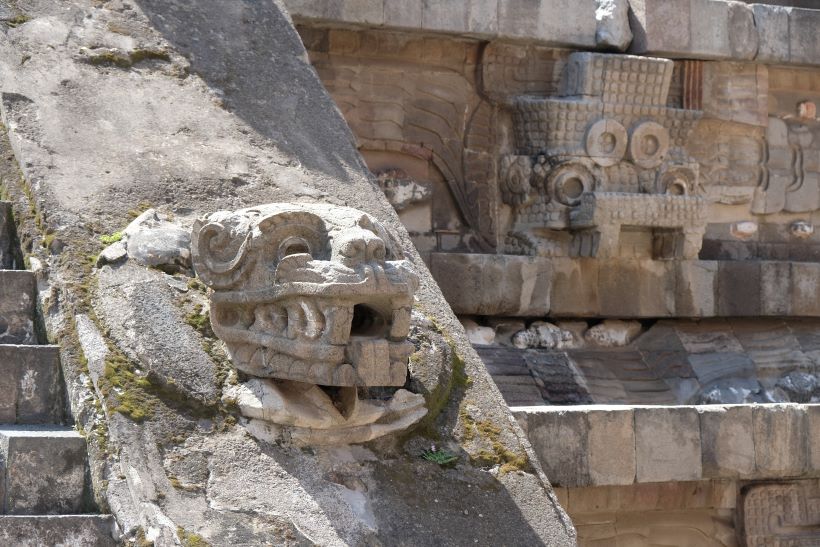 Detalle del templo de Quetzalcóatl en Teotihuacán, México