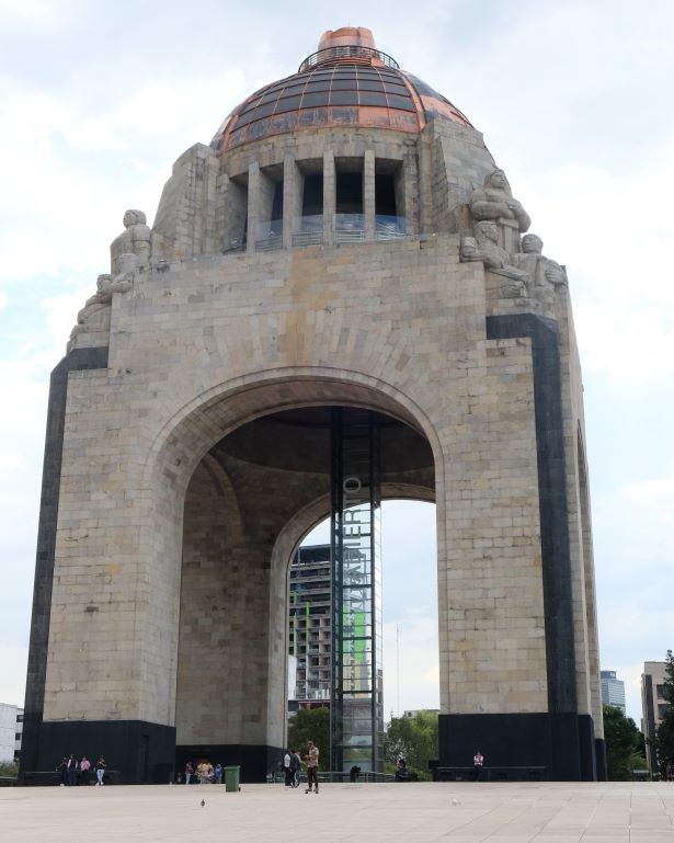 Monumento a la revolucion en ciudad de mexico