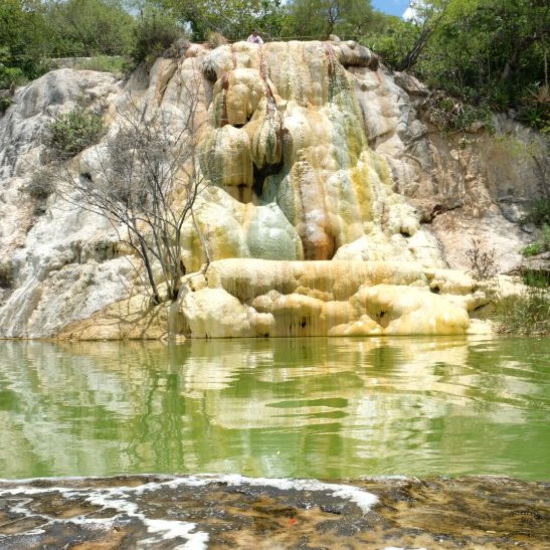 Cómo visitar Hierve el Agua: qué ver y cómo llegar desde Oaxaca