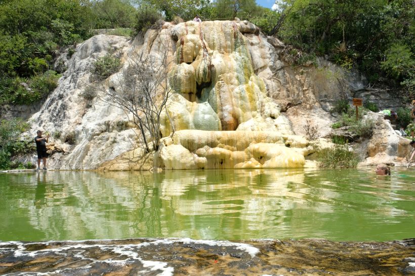 Cascada pequeña petrificada en Hierve el Agua, Oaxaca