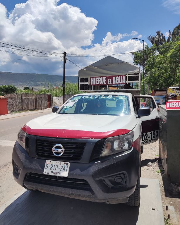 Camioneta que te lleva de Mitla a Hierve el agua