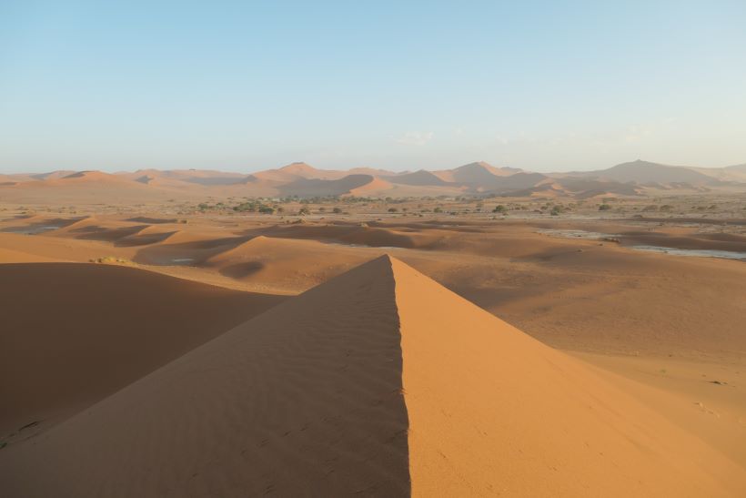 Panorámica de Sossusvlei y el desierto del Namib, en Namibia