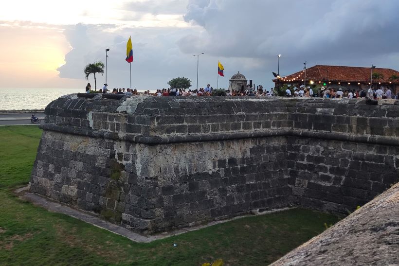Atardecer en las murallas de Cartagena de Indias