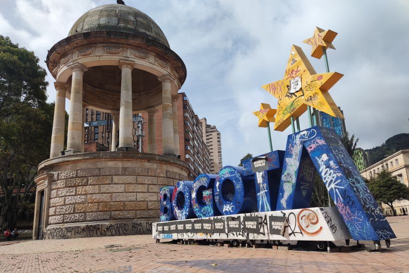 templete y letras de bogotá en el parque de los periodistas en Bogotá