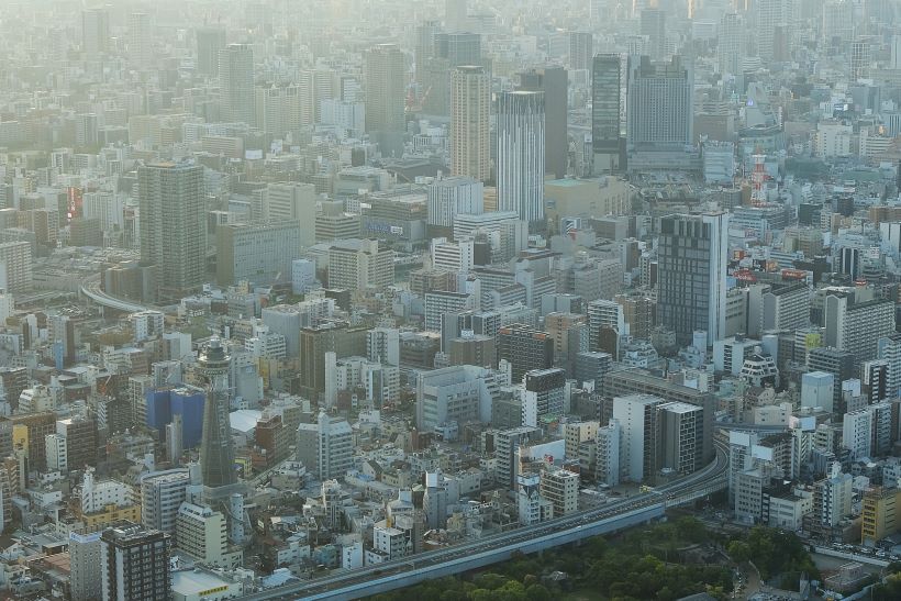 Vista de Osaka hacia Tsutenkaku desde haruka300