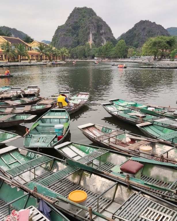 Barcas en Tam Coc, Ninh Binh, Vietnam