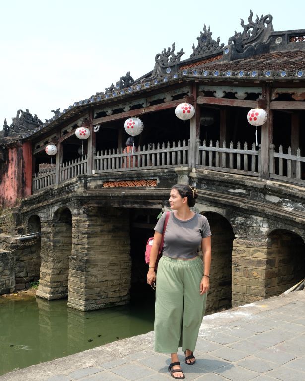 Puente japonés cubierto en Hoi An, Vietnam, durante el día